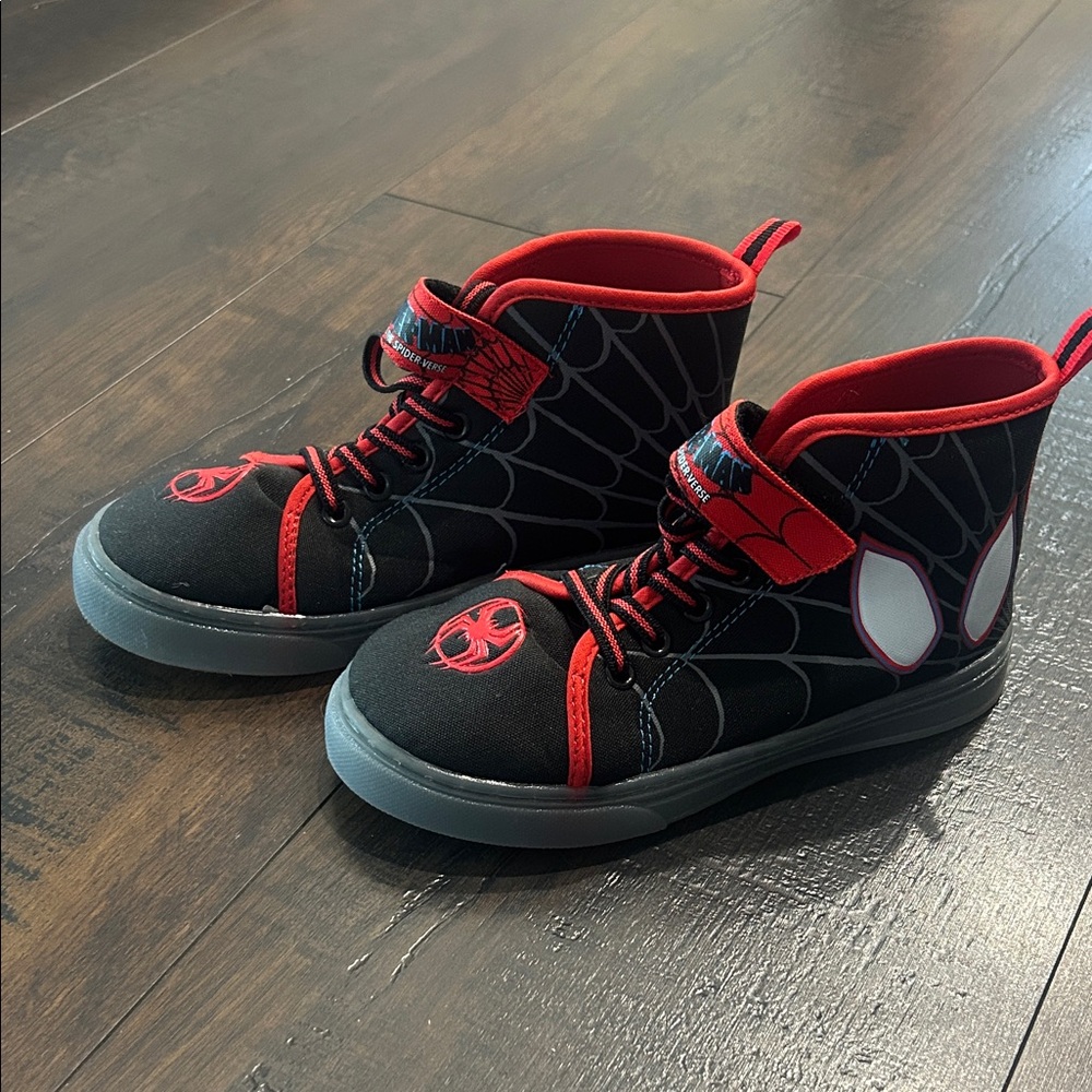 Light up Spider-Man Kids Black and Red Shoes